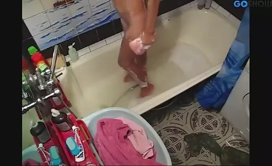 Erotic bathing session with exotic couple