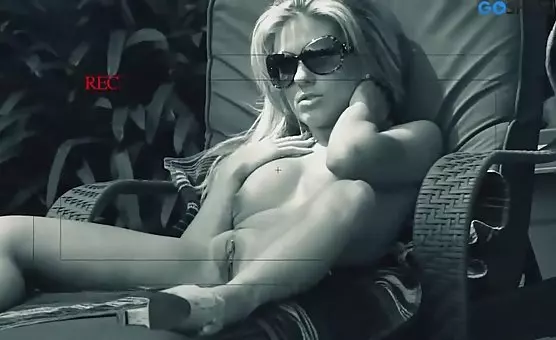 Blonde Outdoor Sexbomb Horny Wet Naked Encounters