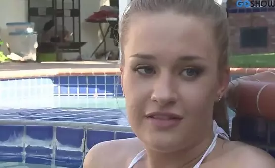 Lesbians Suck and Kiss by the Swimming Pool